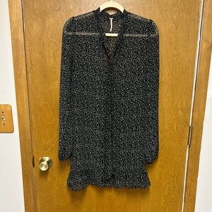 FREE PEOPLE. Black Floral Women's Swing Dress.  Lightweight. Long Sleeve. Size S